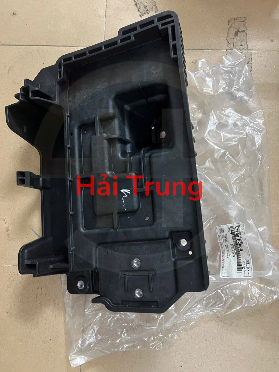 37150P2000 Đế bình acc quy Kia Sorento 2022-2026