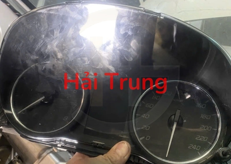 Đồng hồ táp lô Mitsubishi Outlander 2022 Tháo Xe