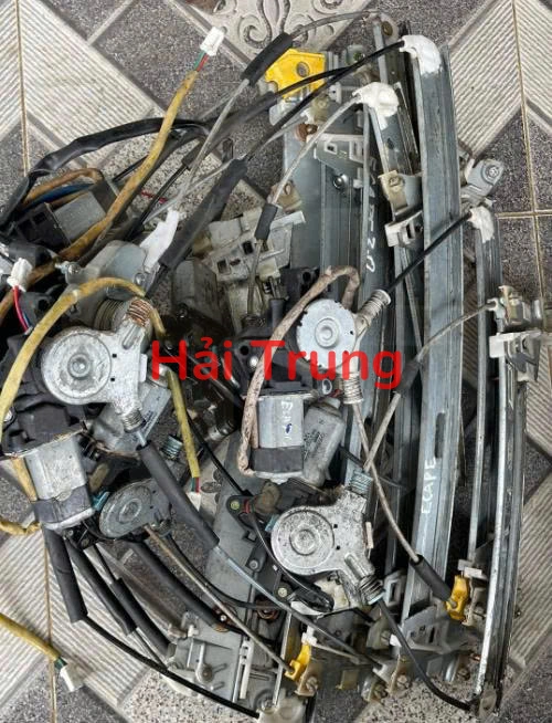 Compa lên xuống kính Ford Escape 2009-2013 Tháo Xe