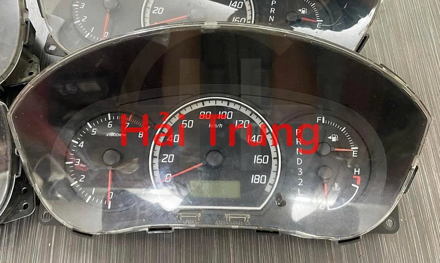 Đồng hồ táp lô Suzuki Swift 2010