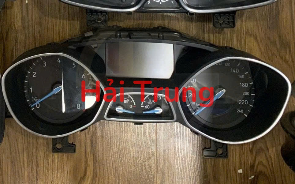 Tháo xe bảng đồng hồ táp lô Ford Focus 2015-2020