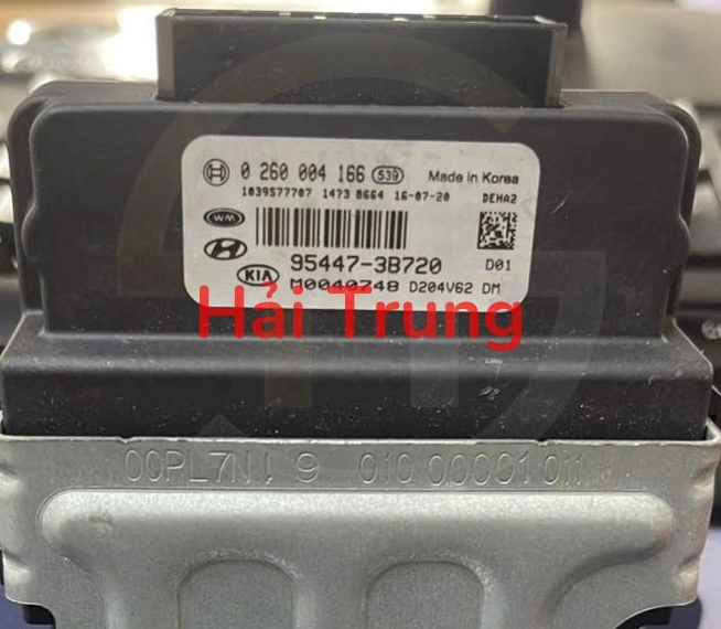 Hộp cài cầu Hyundai Santafe 2017-2019 954473B720