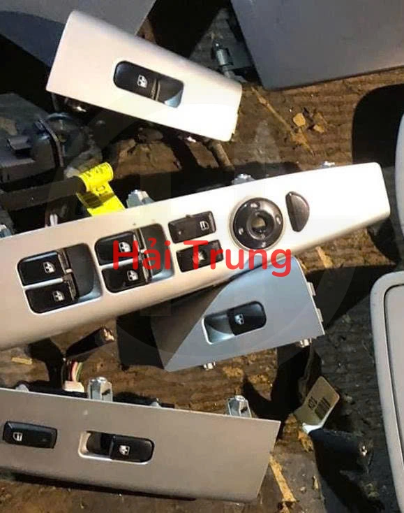 Bộ công tắc lên xuống kính Hyundai Santafe 2009 2010 Tháo Xe