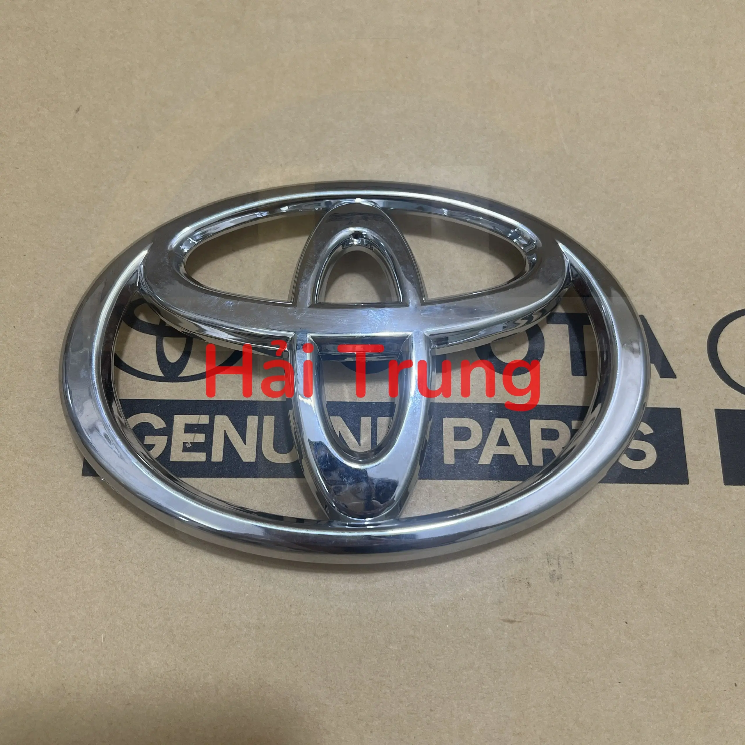 Logo ca lăng Toyota Land Cruiser Prado chính hãng