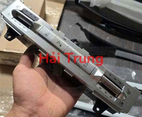 Công tắc sưởi ghế Kia Carnival 2022-2025 93320R0000