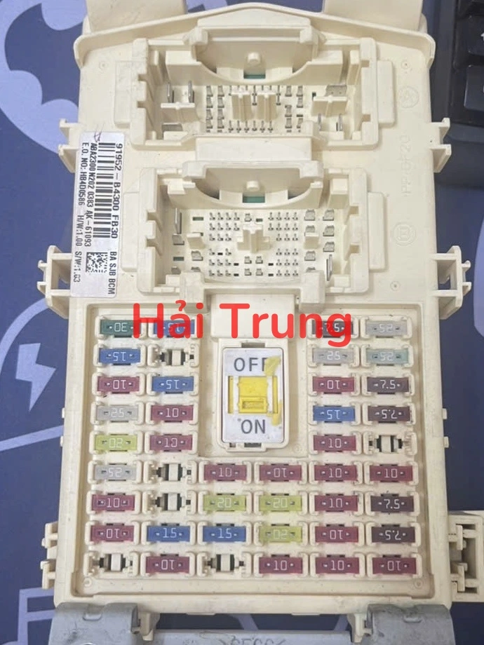 Tháo xe Hộp cầu chì trong xe Hyundai I10 2014-2022 91952B4300