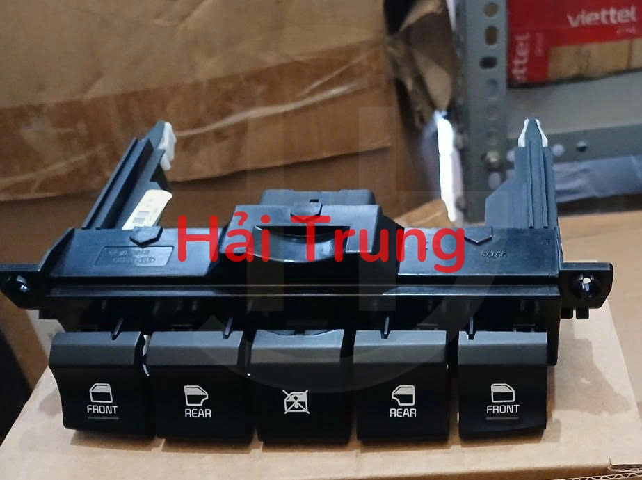 Công tắc nâng hạ kính Kia Soluto 2019-2023 93570H7000 