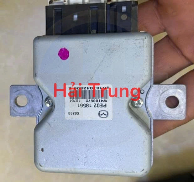 PE0218561 Hộp điều khiển bơm xăng Mazda CX-5 2019 Tháo Xe