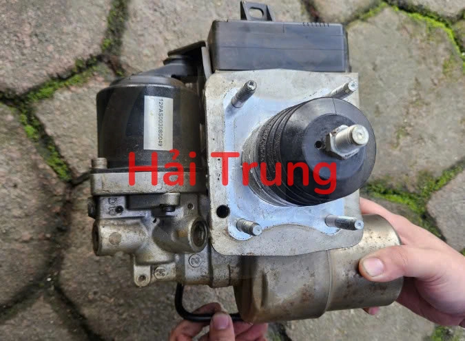 Tháo xe Cụm ABS Tổng thành Mitsubishi Pajero V93 2005 