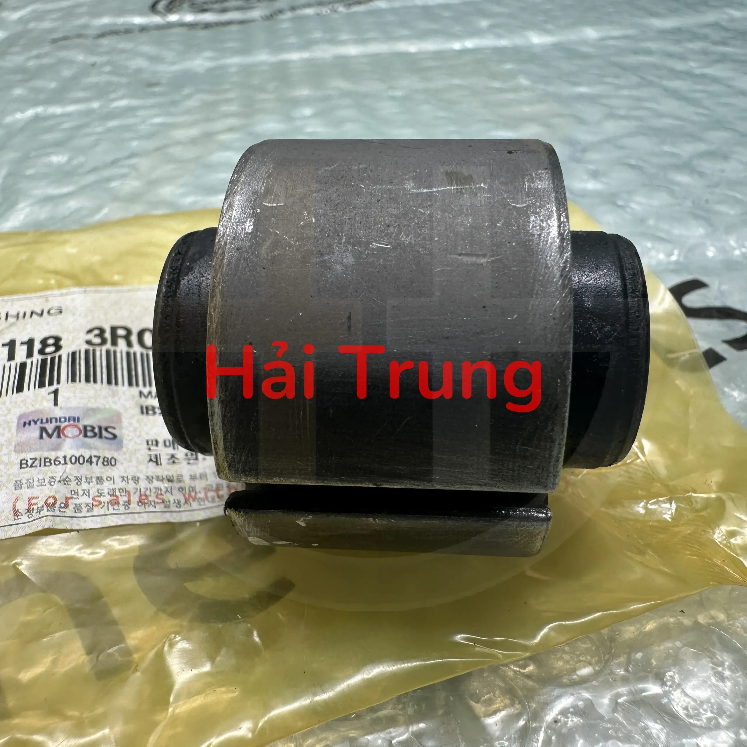 Cao su giằng ngang Hyundai Sonata 2009-2014 chính hãng 551183R000 