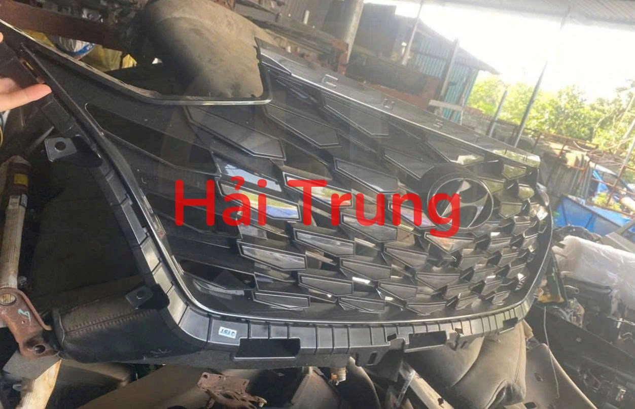 Mặt ca lăng Hyundai Cutin Tháo Xe