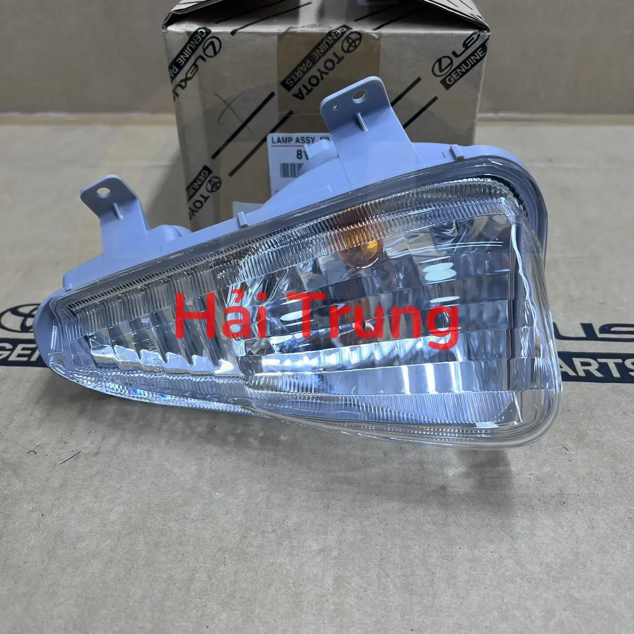 Đèn xi nhan cản trước Toyota Camry 2015-2019 chính hãng 81510-06070 