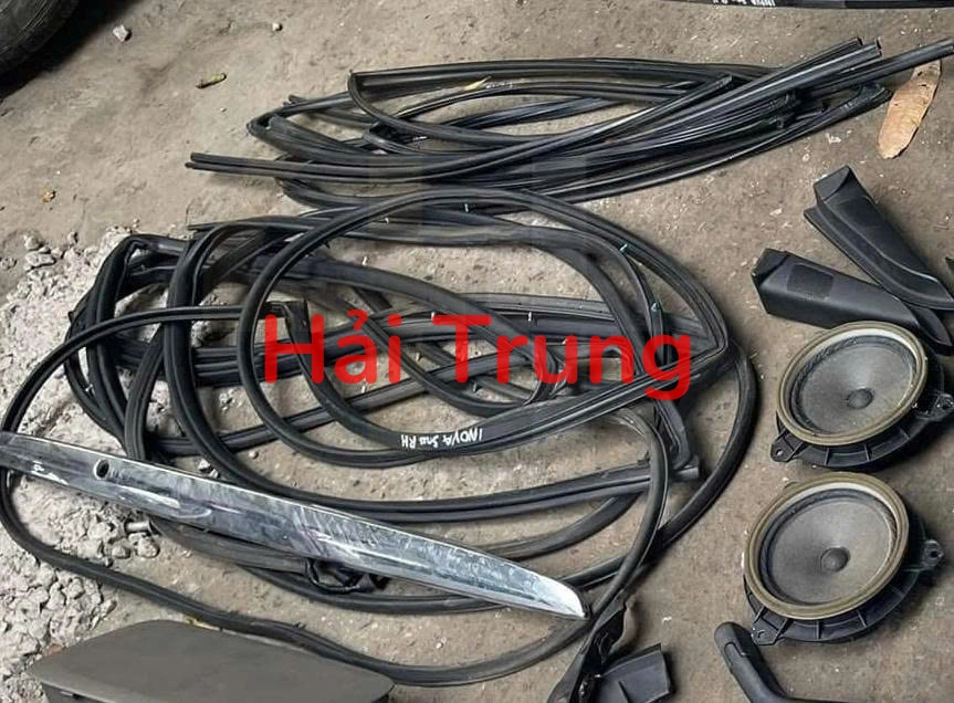 Gioăng cánh cửa Toyota Innova 2006-2016 Tháo Xe