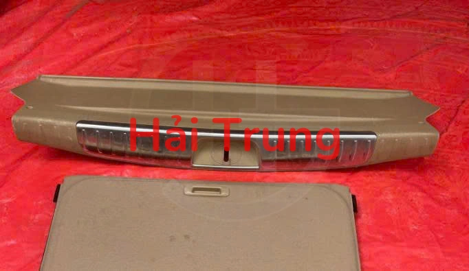 Ốp khóa cửa hậu Sedona 2019 2020 Tháo Xe