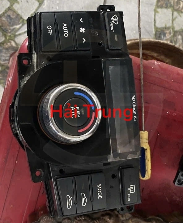 Bảng điều khiển điều hòa Kia Forter Cerato Tháo xe 972501M620