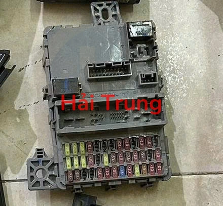 Hộp cầu trì trong xe Honda City 2021-2024