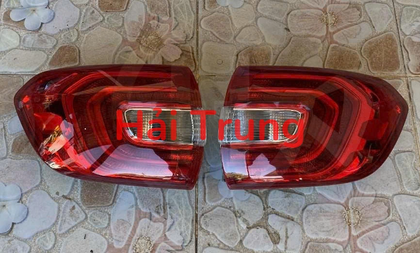 Đèn hậu ngoài Ford Everest 2015-2018 Tháo Xe