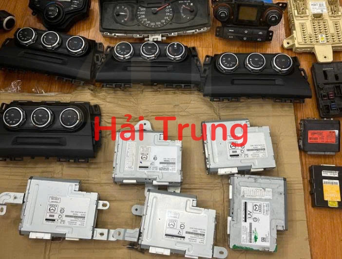 Tháo xe Bảng điều khiển điều hòa AC Mazda 2, Mazda 3