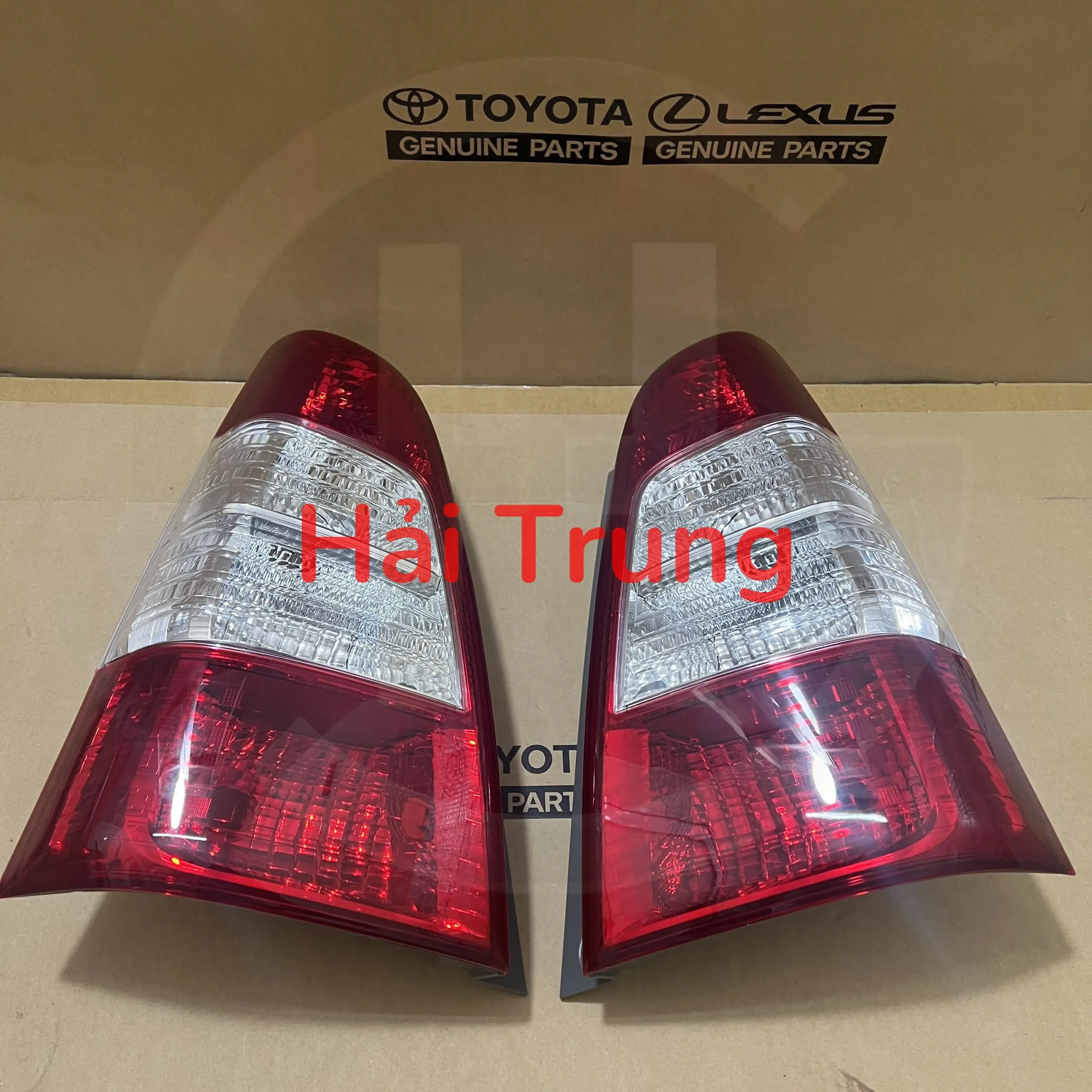 n hậu Toyota Innova 2012-2016 chính hãng