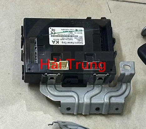 Tháo xe Hộp điều khiển điện thân xe Nissan Almera 2022
