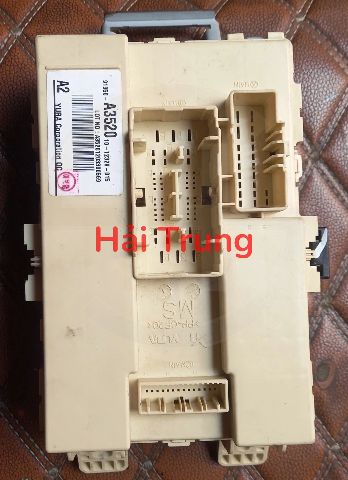 Hộp cầu trì trong xe Kia Rio Tháo Xe 91950A3520