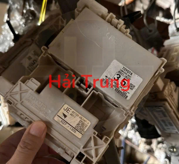 892210K701 Hộp cầu trì trong xe Toyota Hilux Tháo Xe