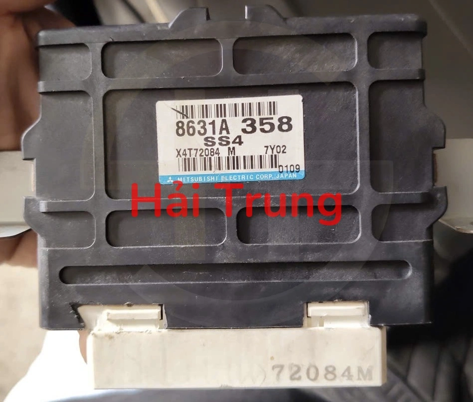 Hộp điều khiển gài cầu Mitsubishi Pajero 2008 Tháo Xe 8631A358