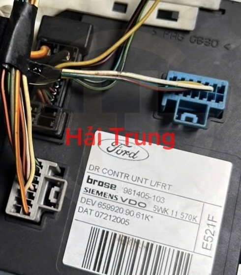 Hộp điều khiển lên xuống kính Ford Focus Tháo Xe 981405-103-E521F