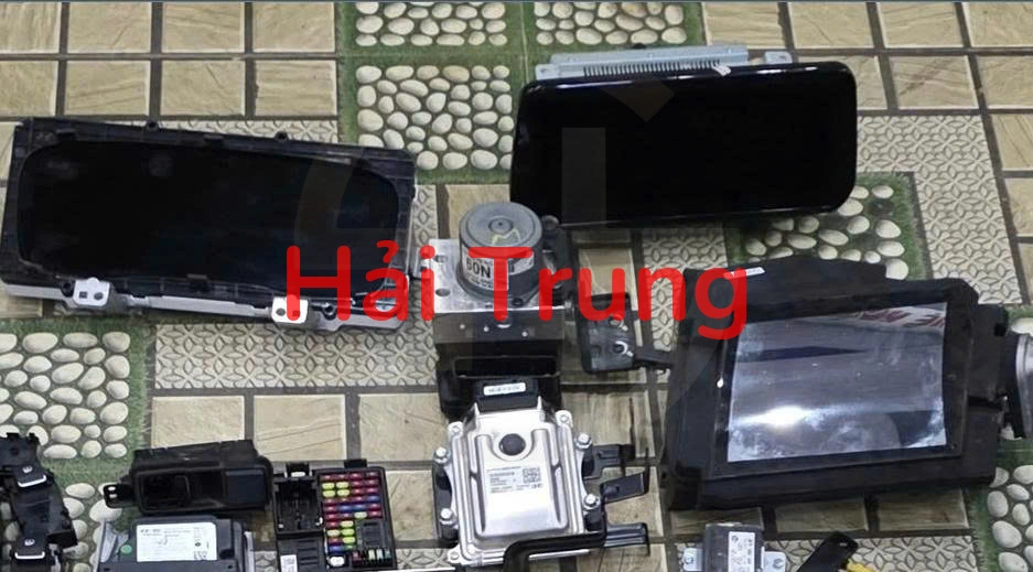 Tháo xe Màn hình táp lô ABS Hyundai Santafe 2022-2024