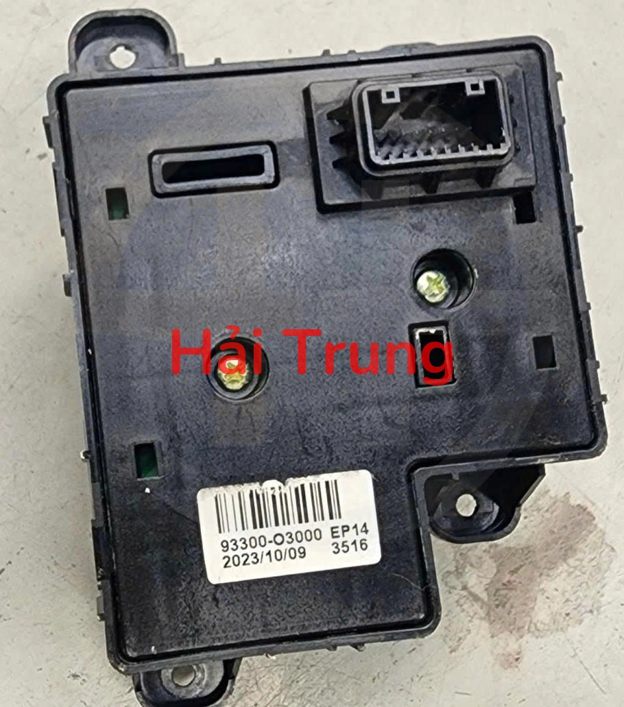 Tháo Xe Công tắc phanh tay điện tử Hyundai Custin 93300-O3000