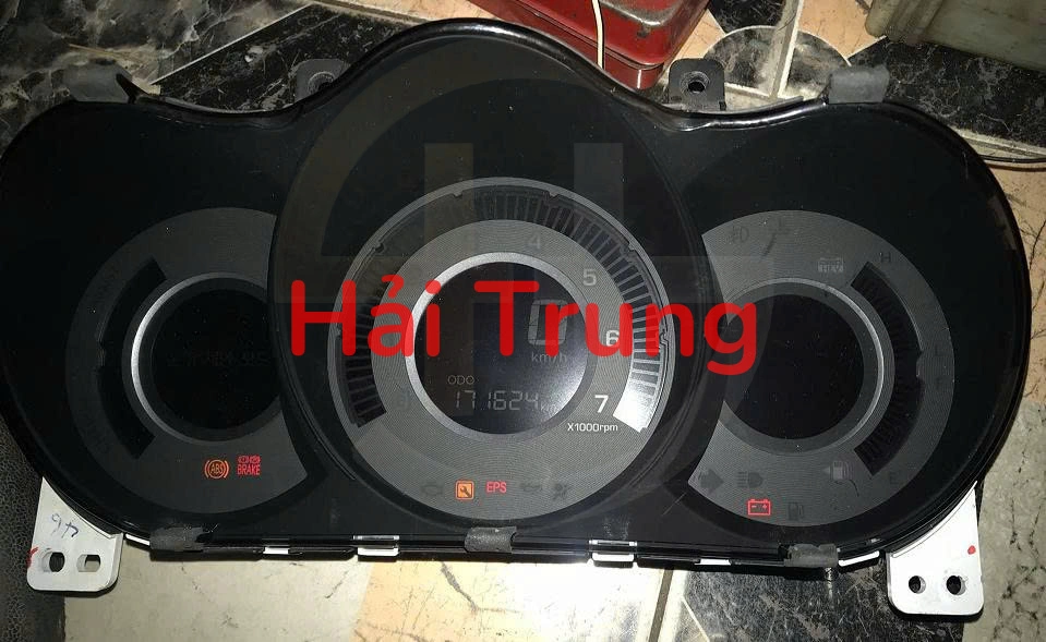 Tháo xe Đồng hồ táp lô Kia Forte Cerato 2009-2013