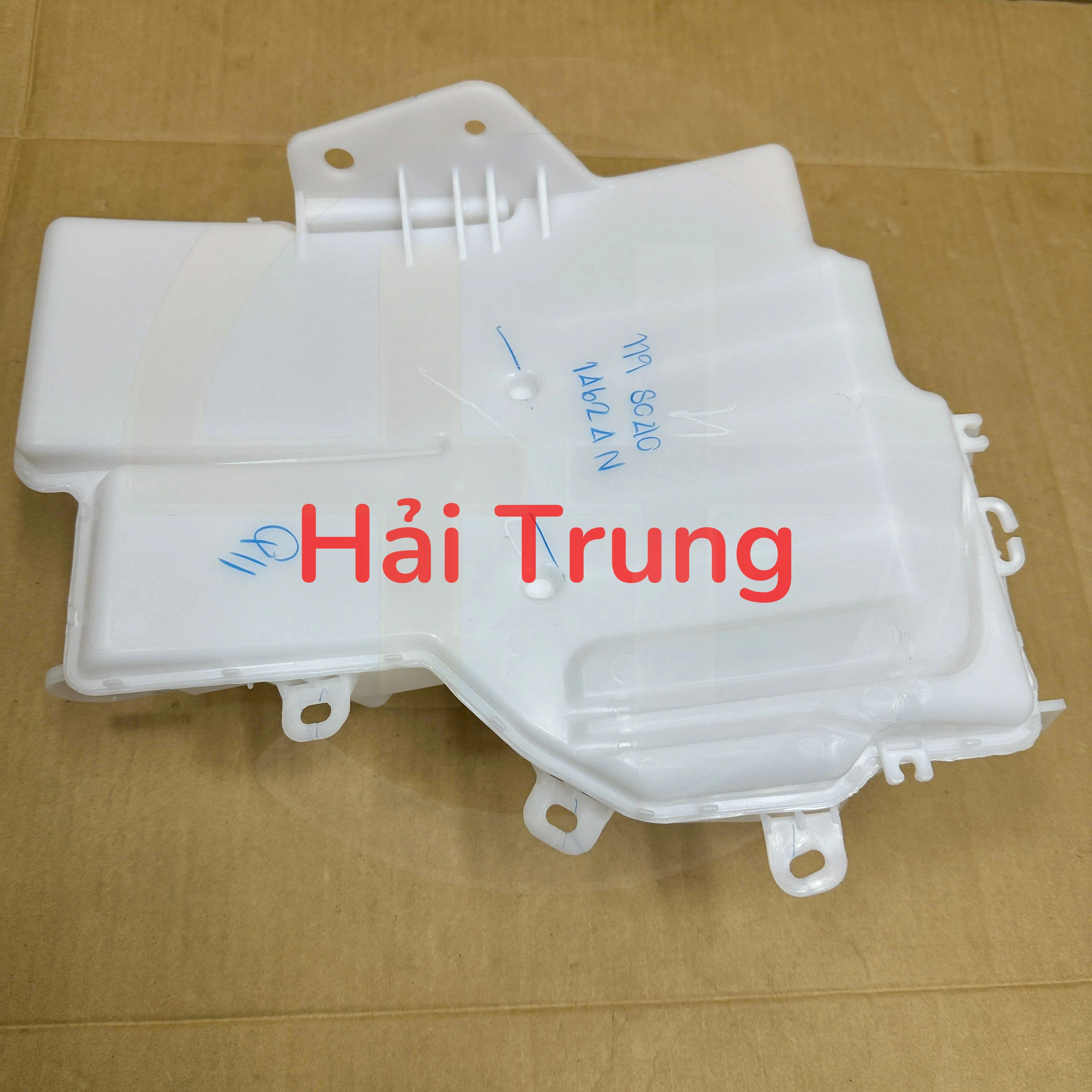 Bình nước rửa kính Mitsubishi Triton 2019-2023 chính hãng 8260A493 