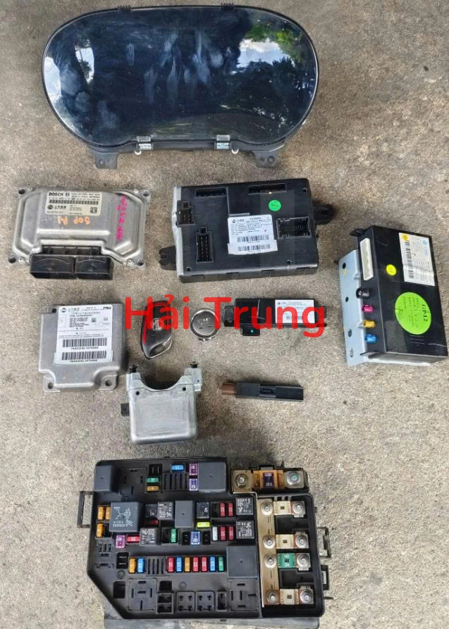 Hộp điều khiển động cơ, hộp cầu trì, hộp túi khí MG ZS Tháo Xe
