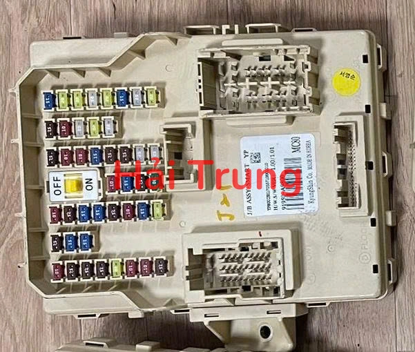 91950A9800 Hộp cầu trì Kia Carnival 2016 Tháo Xe