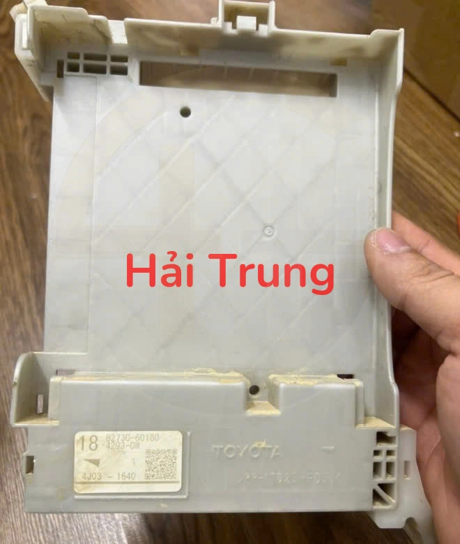 Hộp cầu trì Toyota Land Cruiser Prado 8273060180