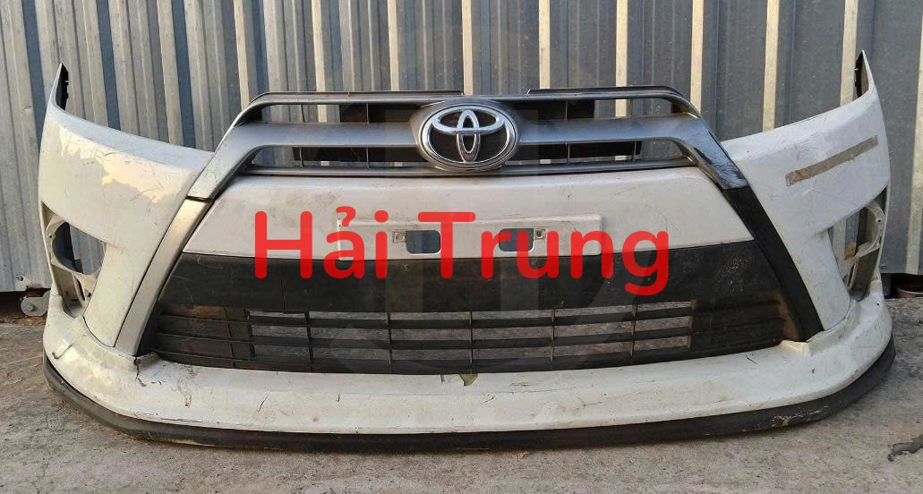 Cản trước Toyota Yaris Tháo Xe màu Trắng
