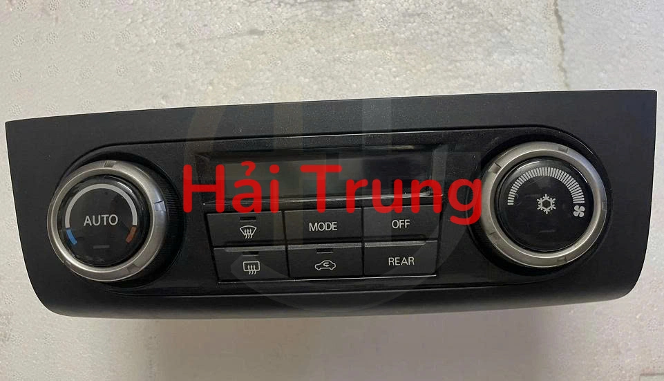 Tháo xe Bảng điều khiển điều hòa AC Mitsubishi V93