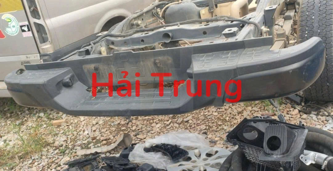 Cản sau Chevrolet Colorado 2017 Tháo Xe