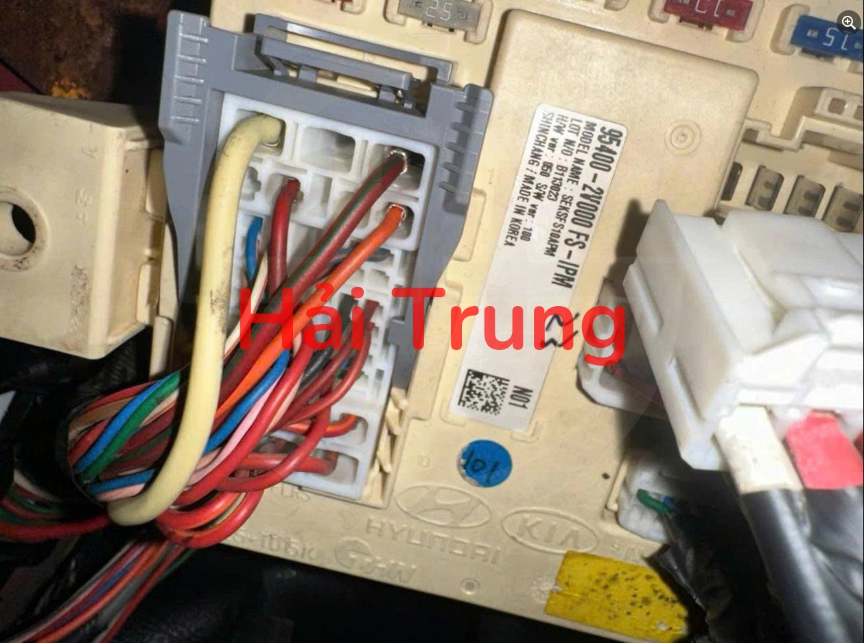 954002V000 Tháo xe Hộp cầu trì Hyundai Veloster