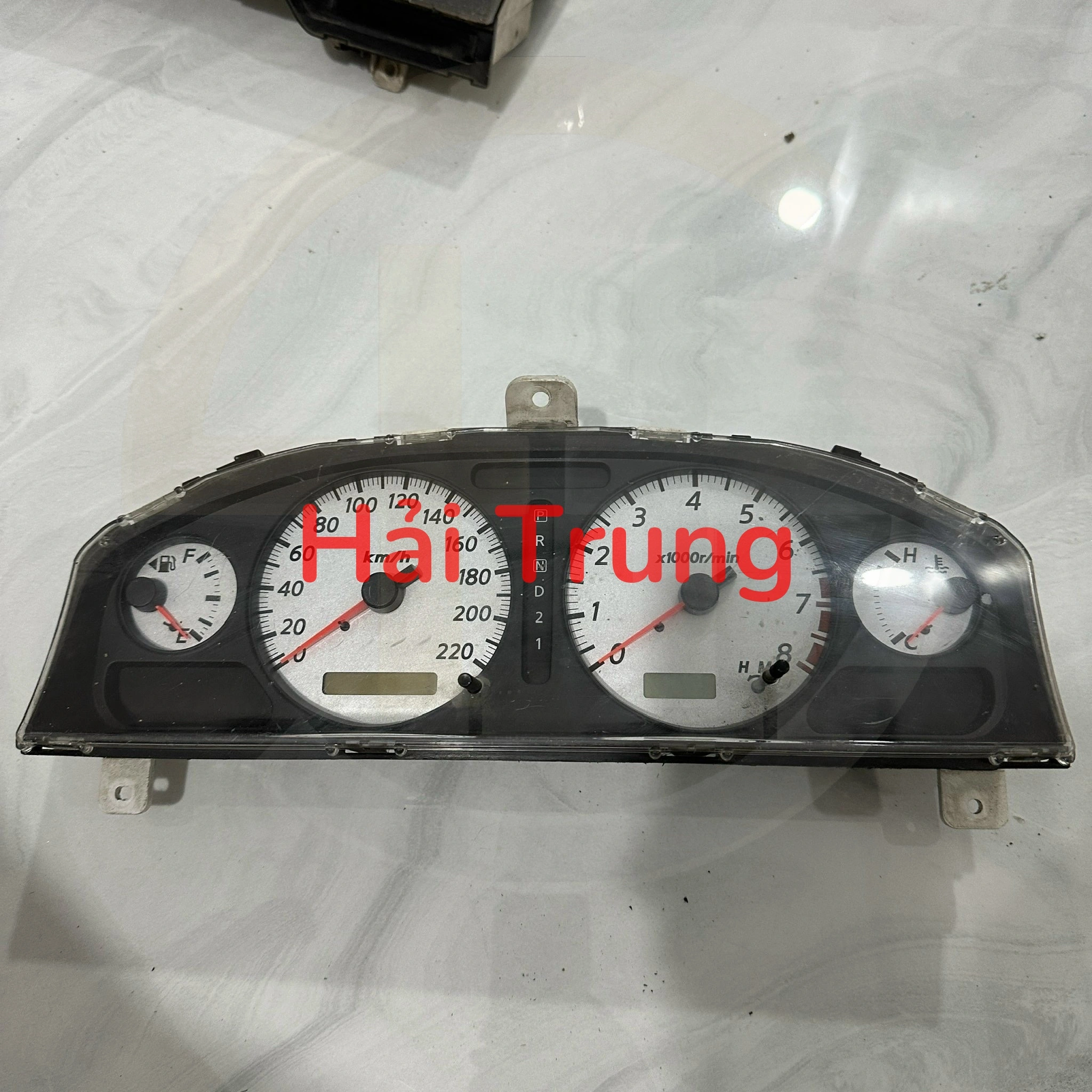 Đồng hồ táp lô Nissan Sunny Tháo Xe