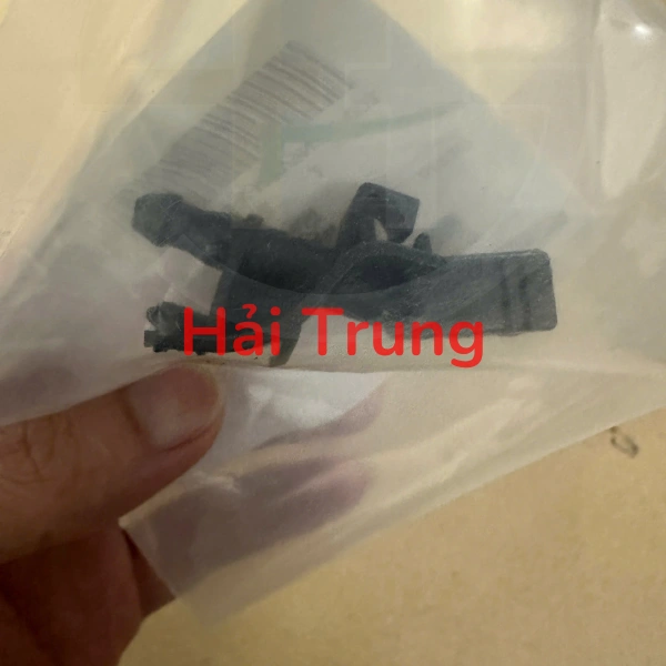 Vòi phun nước rửa kính Toyota Fortuner 2013-2015