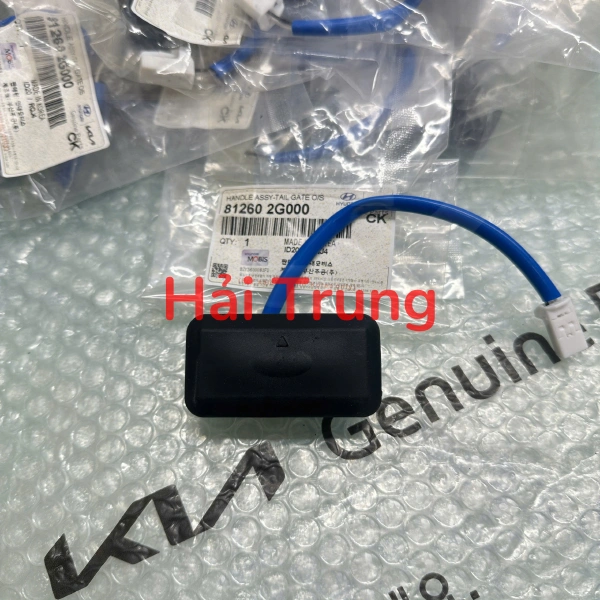 Công tắc mở cốp sau Kia K3 Cerato 2012-2018 812602G000