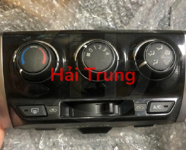Tháo xe bảng điều khiển điều hòa Toyota Yaris