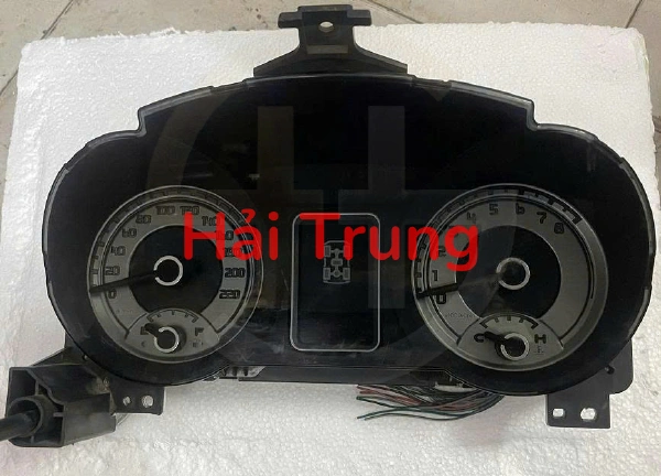 Tháo xe Đồng hồ táp lô Mitsubishi Pajero 2011