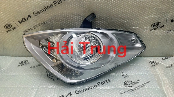 Đèn pha Hyundai Starex 2016