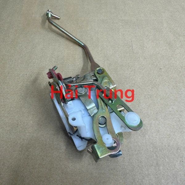 Khoá ngậm cửa trước Mitsubishi Jolie