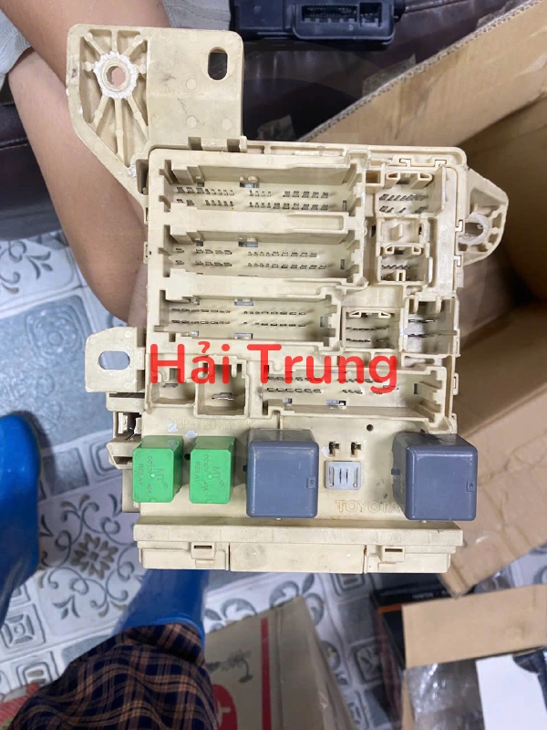 Hộp cầu trì Toyota Camry 2010