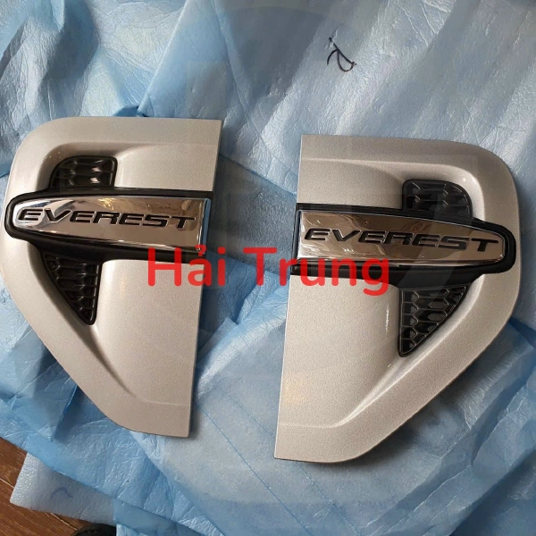 Ốp mang cá Ford Everest