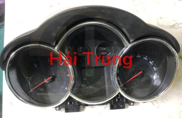 Tháo xe đồng hồ táp lô Chevrolet Cruze 2013