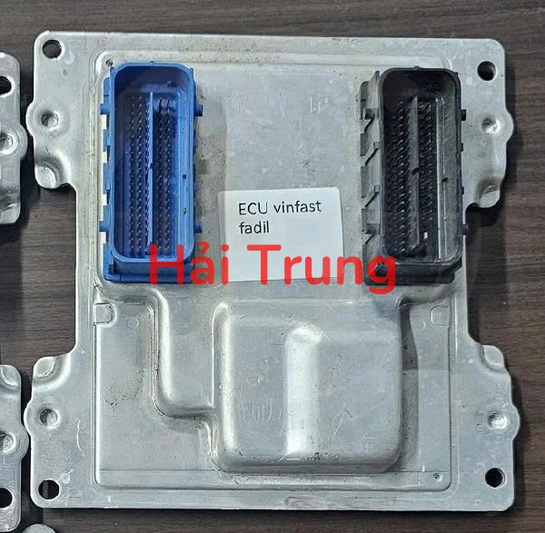 Tháo xe Hộp điều khiển động cơ Hộp đen ECU Vinfast Fadil